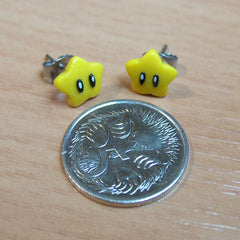 Tiny Mario Stars stud earrings - Handmade