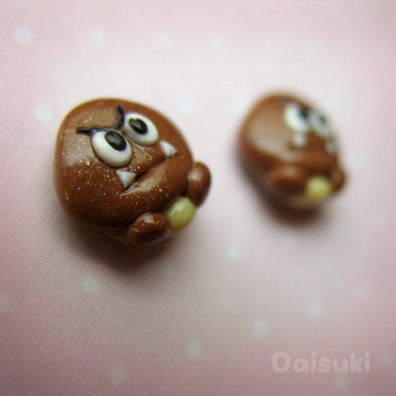 Tiny Goomba stud earrings - Super Mario - Handmade