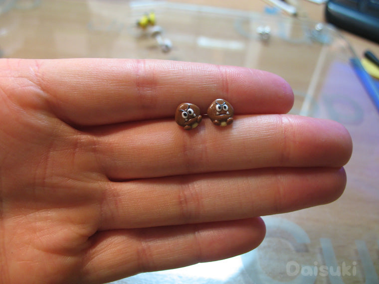 Tiny Goomba stud earrings - Super Mario - Handmade