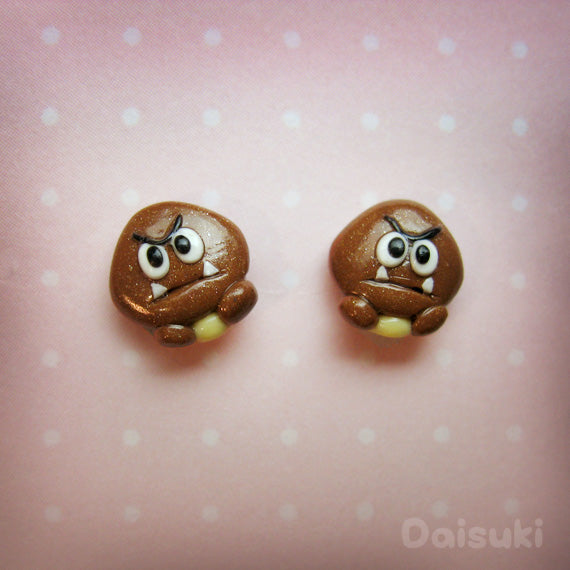 Tiny Goomba stud earrings - Super Mario - Handmade