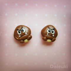Tiny Goomba stud earrings - Super Mario - Handmade